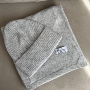 Komplet Eira kaszmirowy czapka i szalik jasno szary