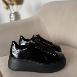 Sneakersy Lucia Bosetti Laila czarne lakierowane